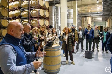 BODEGAS LUIS CAÑAS Y AMAREN: JAKITEA VISITÓ LAS BODEGAS LUIS ... Imagen 1