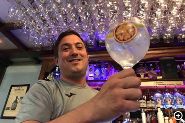 Yon Pavón, nominado a Mejor Bartender Mundial de Ron en los  ... Imagen 1