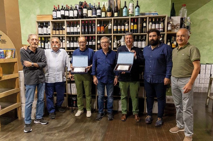 JESÚS MADRAZO E HILARIO ARBELAITZ RECIBIERON EL PREMIO BACCU ... Imagen 1