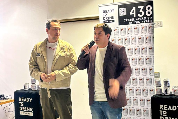 YON PAVÓN PRESENTÓ SU “438” Imagen 1